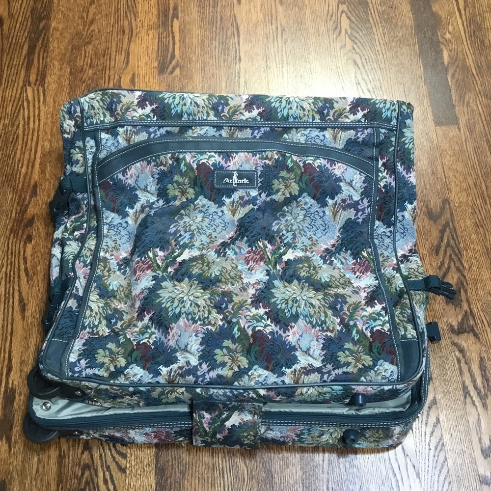 Vintage Floral Tapestry Garment Bag - Multicolor